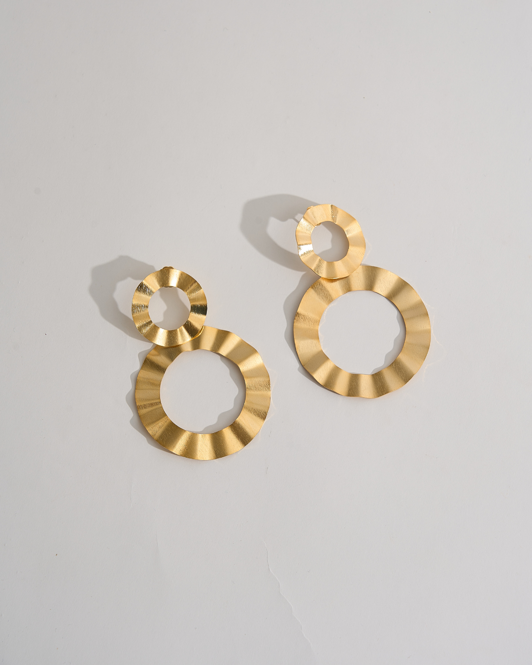 Aretes Ondas Ocho Dorado